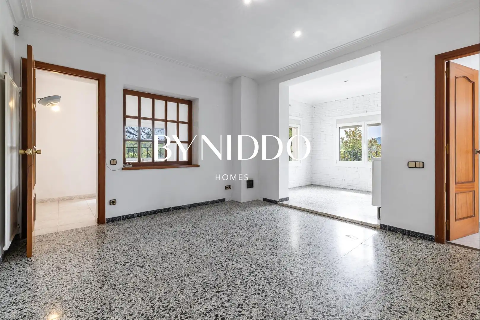 Vista exterior de Casa o xalet en venda en Sant Cugat del Vallès amb Jardí privat, Terrassa i Traster