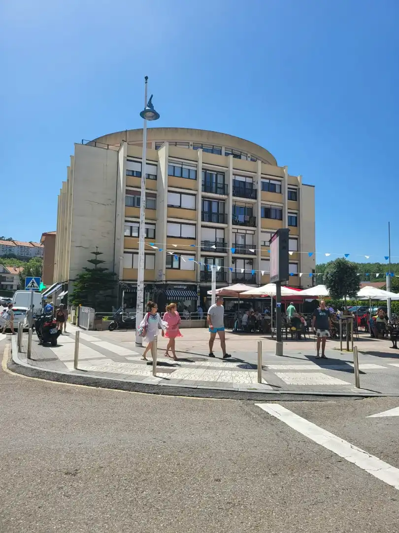 Vista exterior de Pis en venda en Suances amb Calefacció i Terrassa