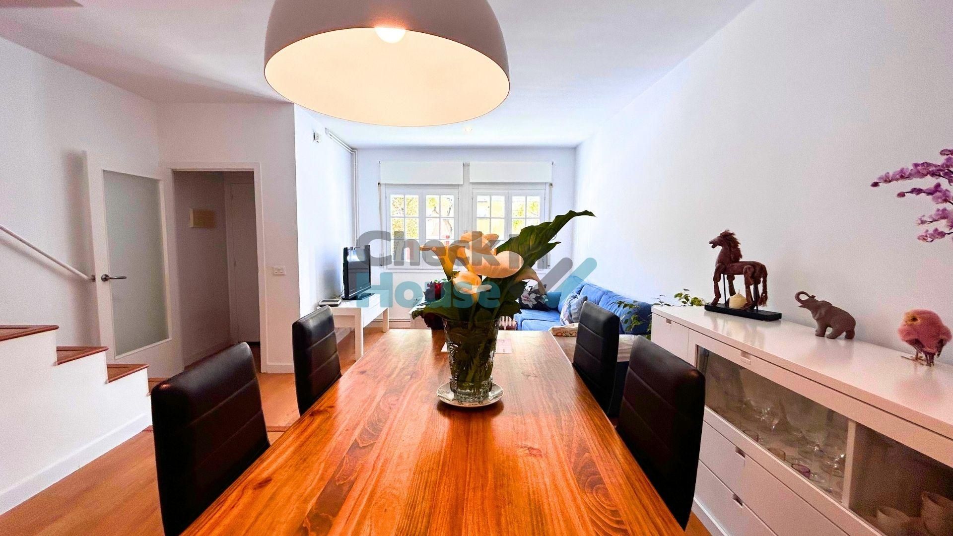 Menjador de Casa adosada en venda en Palafrugell amb Calefacció, Terrassa i Balcó