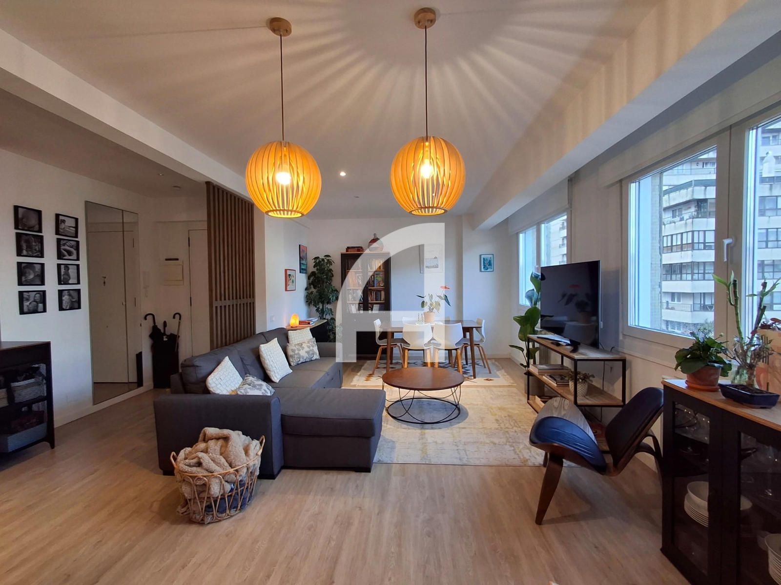 Living room of Flat for sale in Vigo   with Heating and Furnished