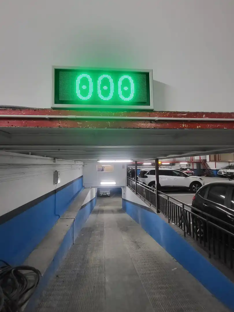 Einzelparkplatz zur Miete in Calle de Fernández de los Ríos 78, imagen 3