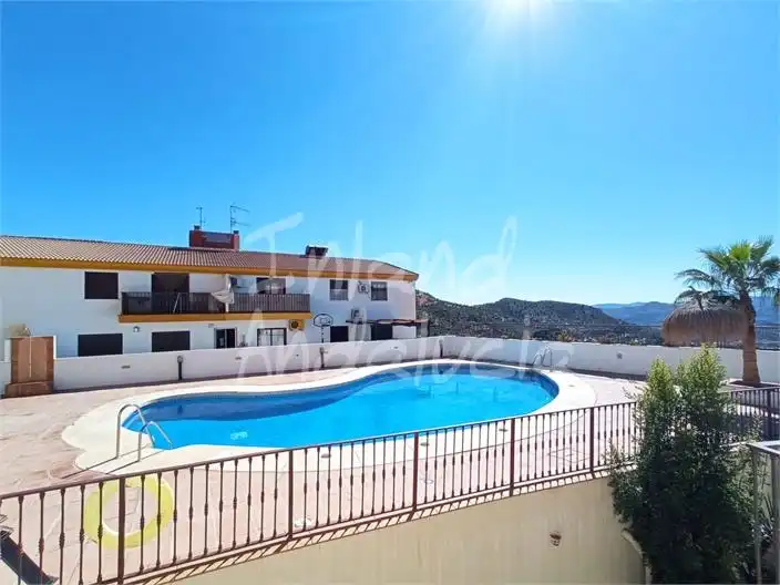 Apartament amb piscina en venda a Alcaucín, imagen 2