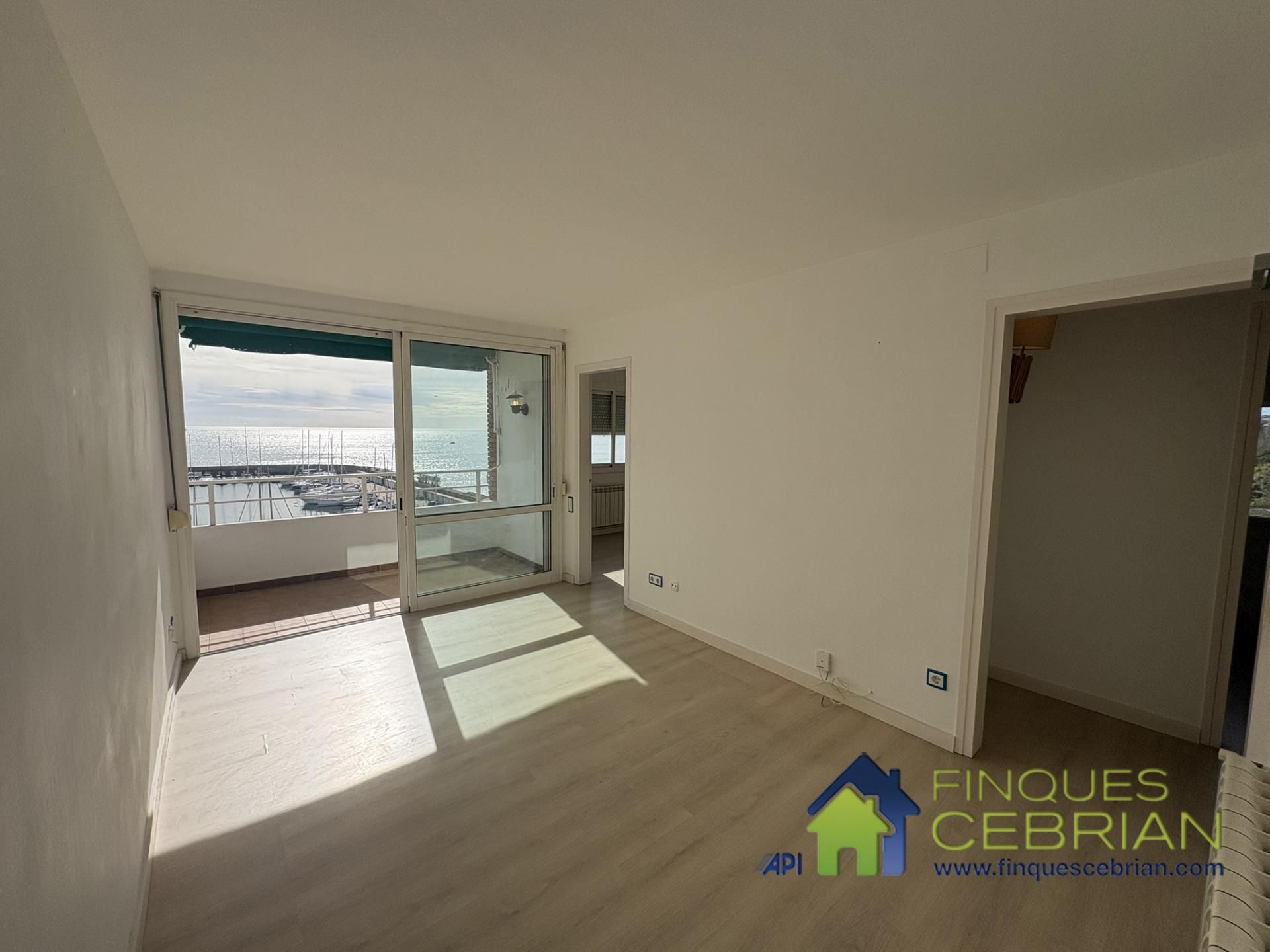 Wohnzimmer von Wohnung miete in El Masnou mit Heizung, Ofen und Mikrowelle