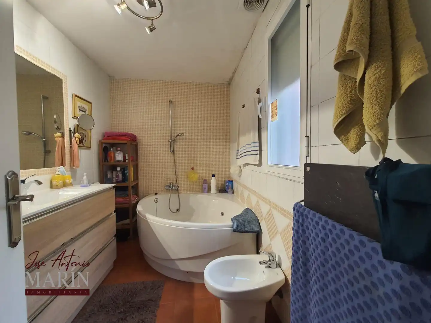 Bathroom of Flat for sale in Badajoz  with Terrace