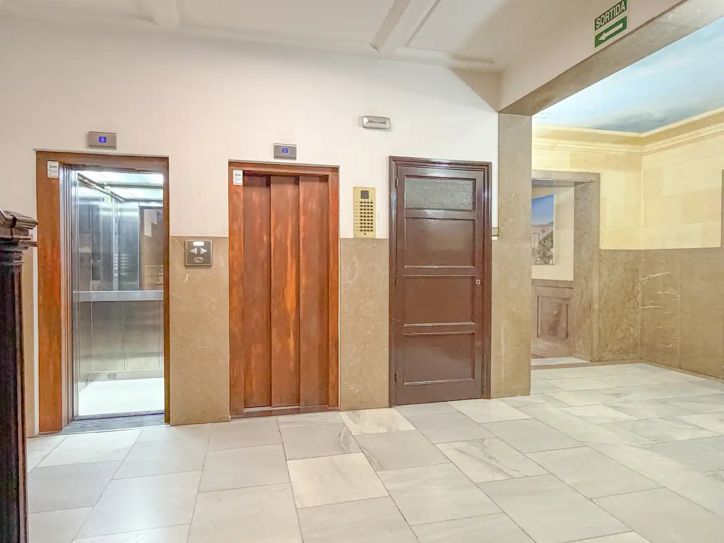 Office for rent in Barcelona  with Air Conditioner, Heating and Internet