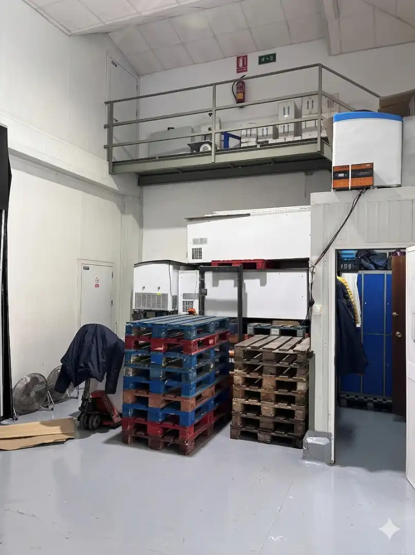 Industrial buildings for sale in Málaga  with Heating and Alarm