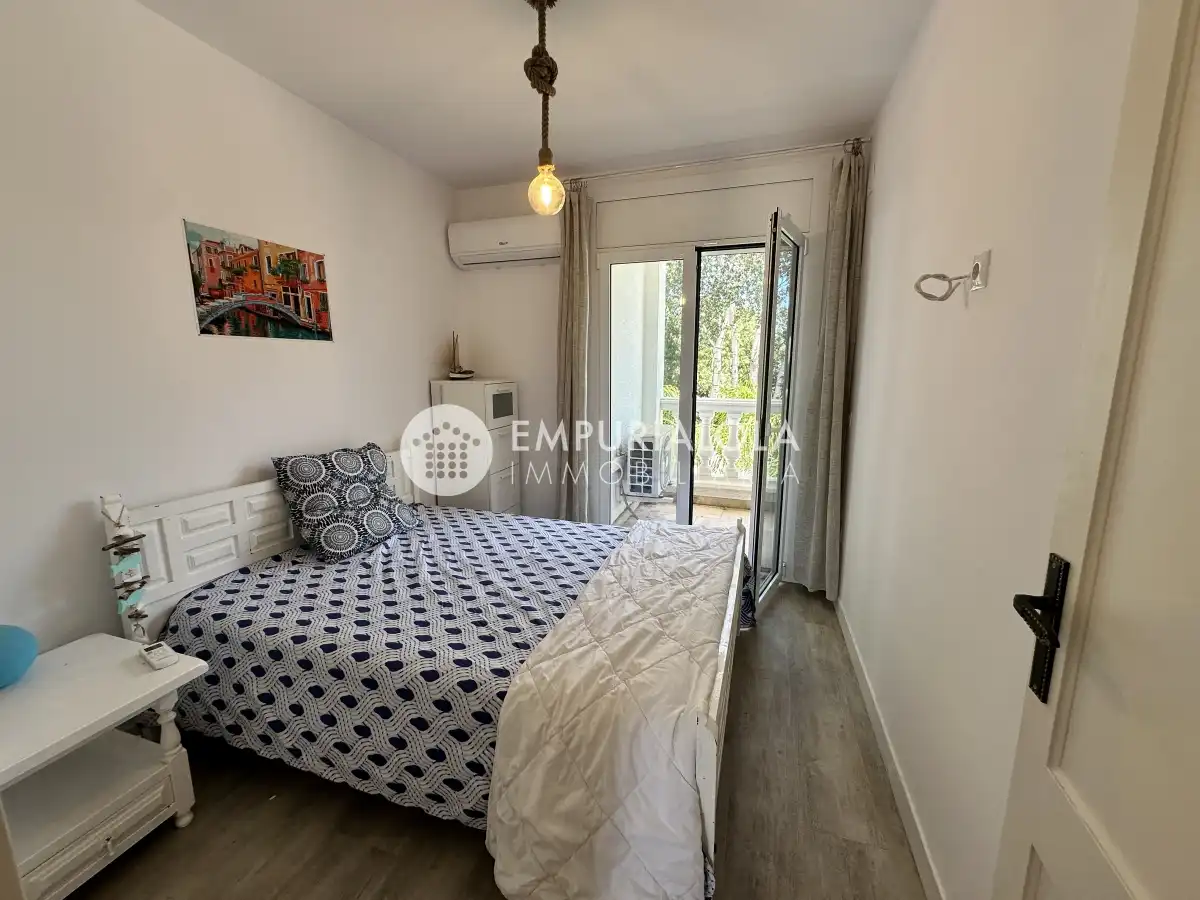 Habitación de Casa o chalet en venta en Empuriabrava con Aire acondicionado, Piscina y Amueblado