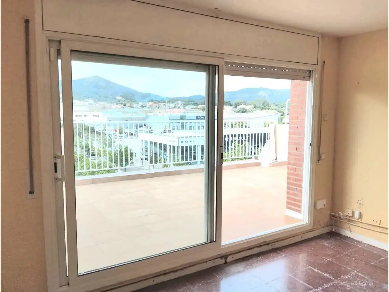 Vista exterior de Piso en venta en Pineda de Mar con Calefacción y Terraza