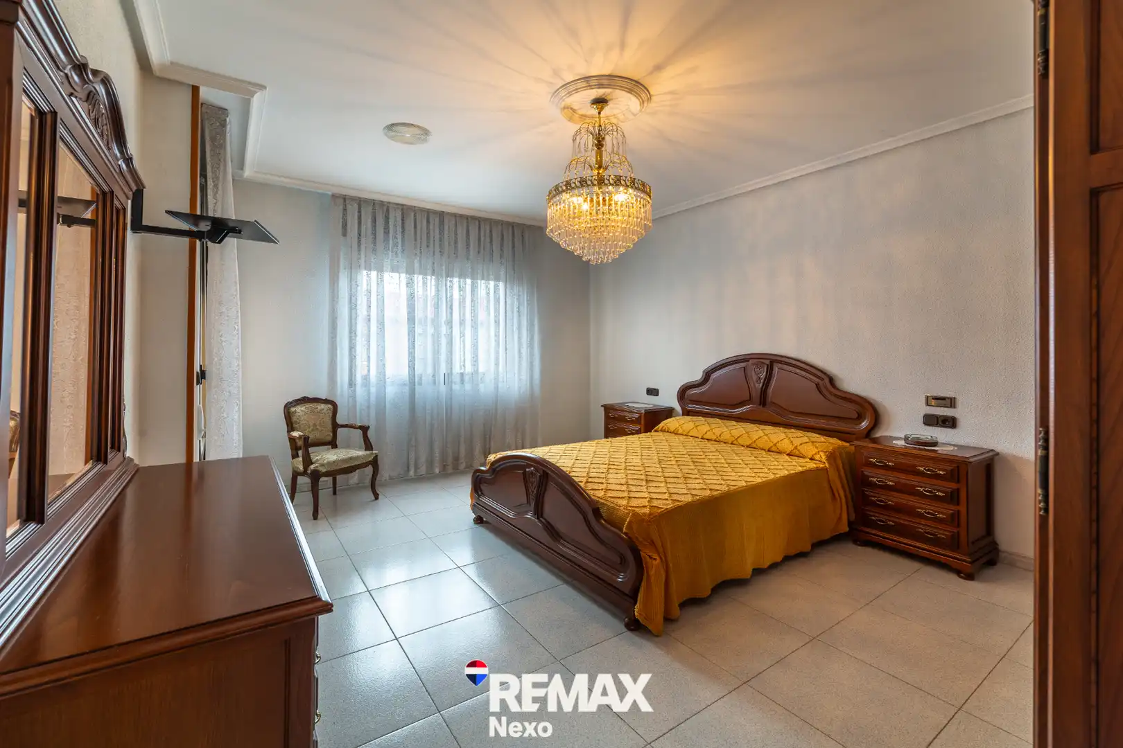 Habitación de Casa adosada en venta en Villaverde de Íscar con Aire acondicionado, Calefacción y Jardín privado
