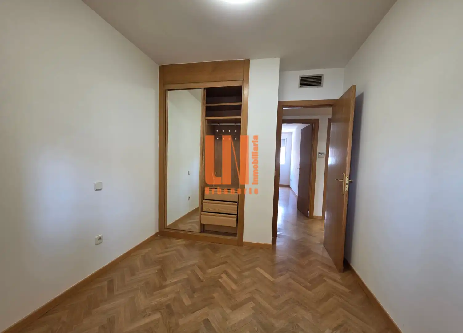Bedroom of Flat for rent in Madrid  with Air Conditioner, Heating and Parquet flooring