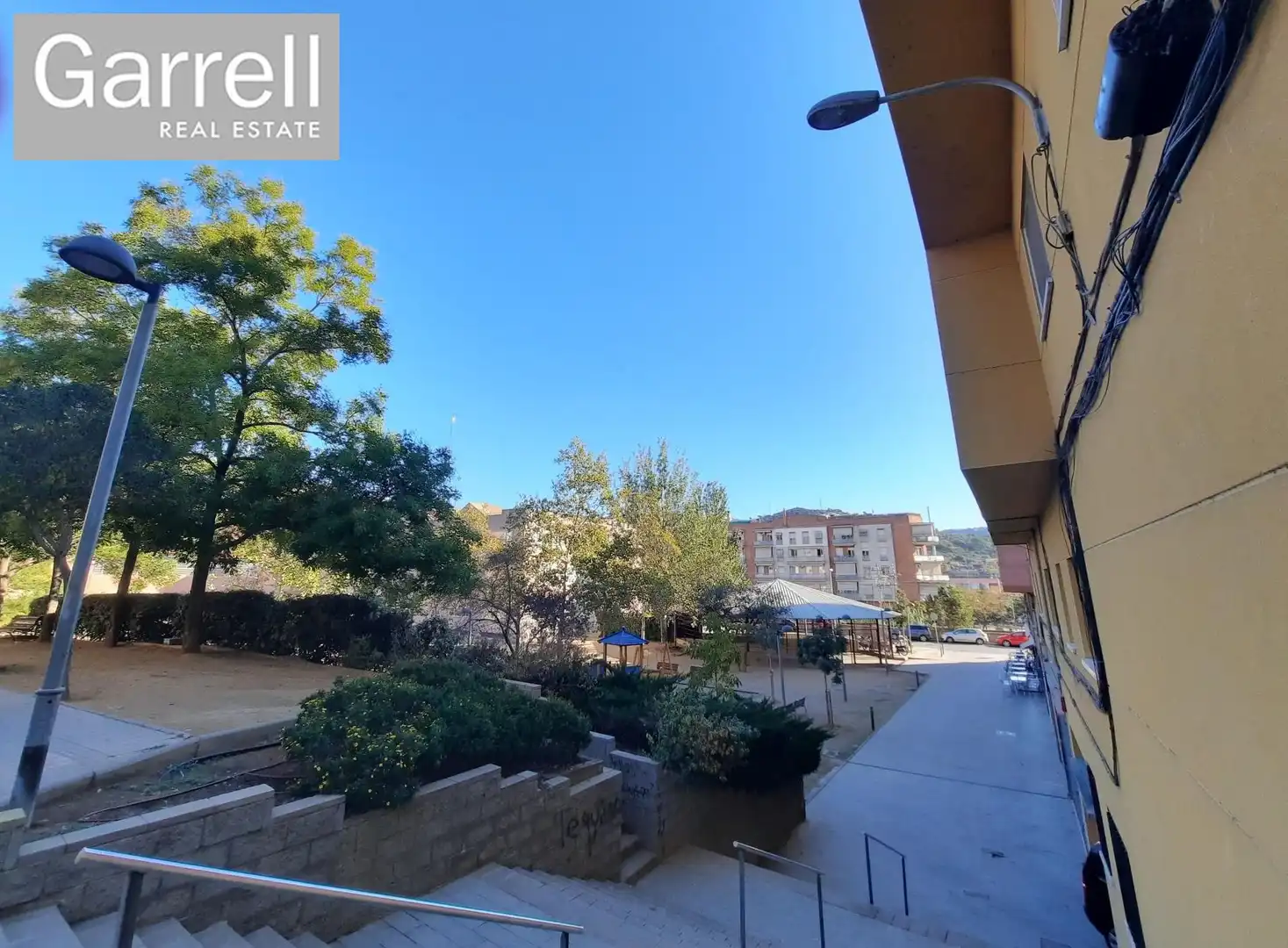 Vista exterior de Pis en venda en Montcada i Reixac