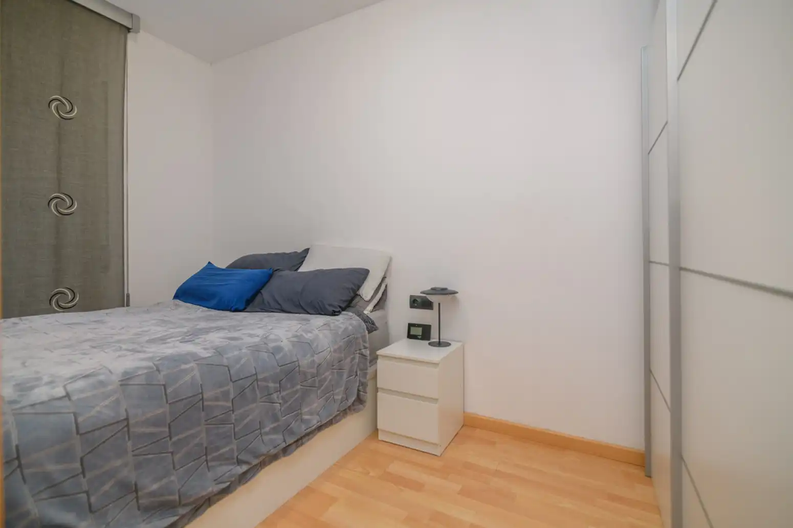 Bedroom of Flat for sale in Sant Boi de Llobregat  with Parquet flooring and Terrace