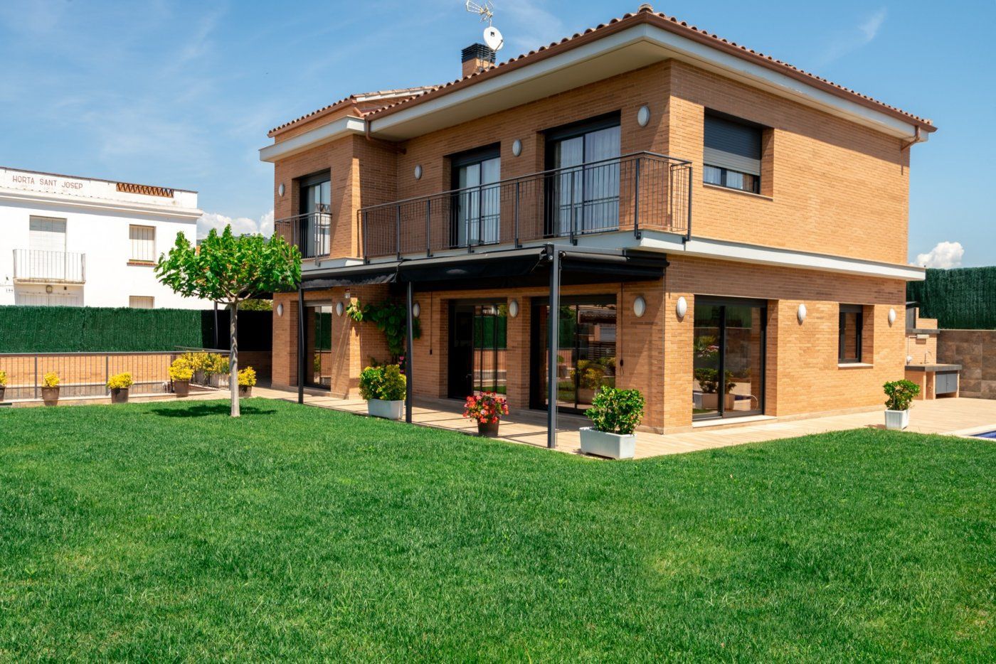 Exterior view of House or chalet for sale in Cabrera de Mar  with Heating, Private garden and Terrace