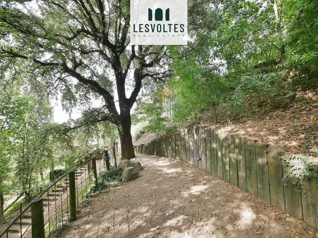 Vista exterior de Finca rústica en venda en La Bisbal d'Empordà amb Aire condicionat, Calefacció i Jardí privat