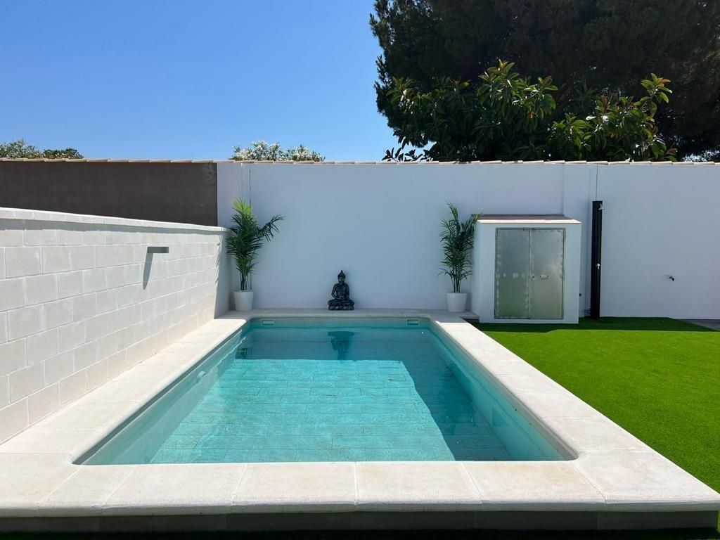 Piscina de Casa o xalet de lloguer en Chiclana de la Frontera amb Aire condicionat, Calefacció i Terrassa