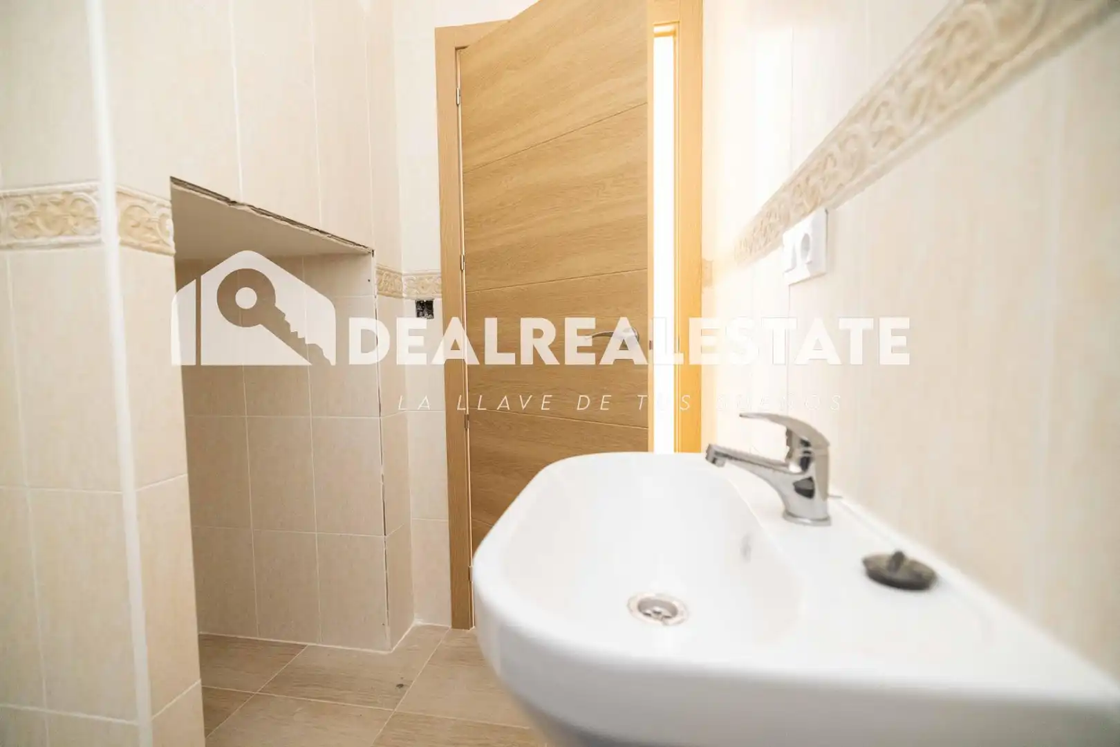 Baño de Piso en venta en Guillena con Trastero