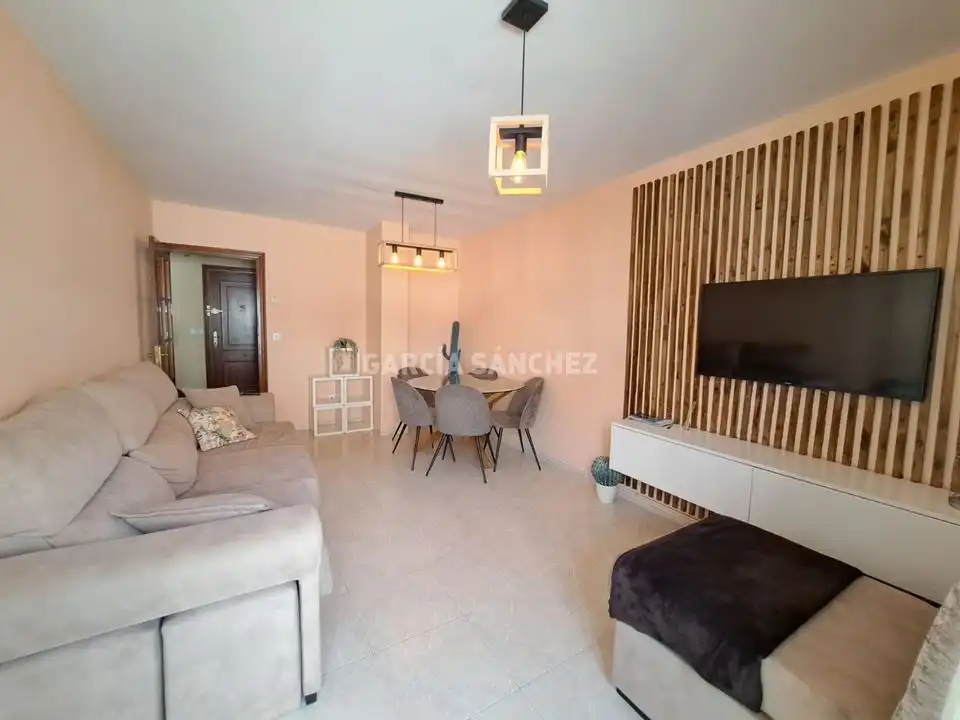 Sala de estar de Dúplex en venta en Boiro con Calefacción, Amueblado y Balcón
