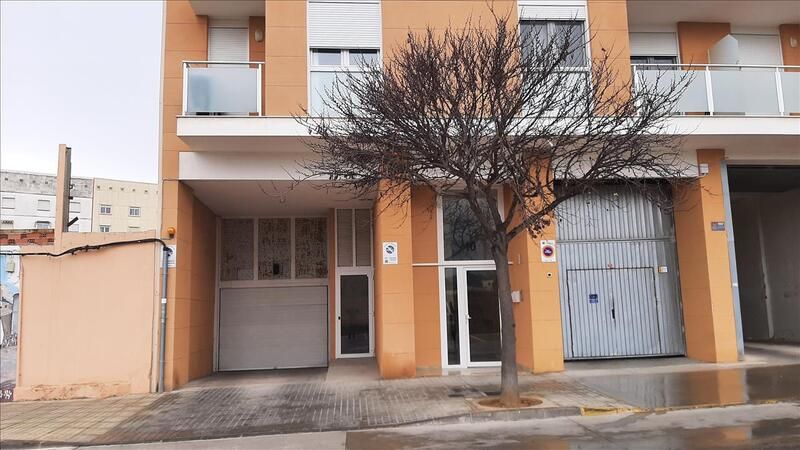 Außenansicht von Garage zum Verkauf in Ontinyent