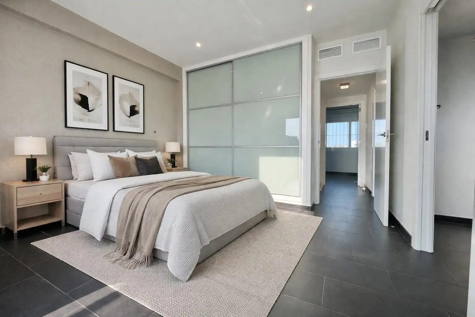 Habitación de Casa adosada en venta en Torrevieja con Jardín privado, Terraza y Balcón