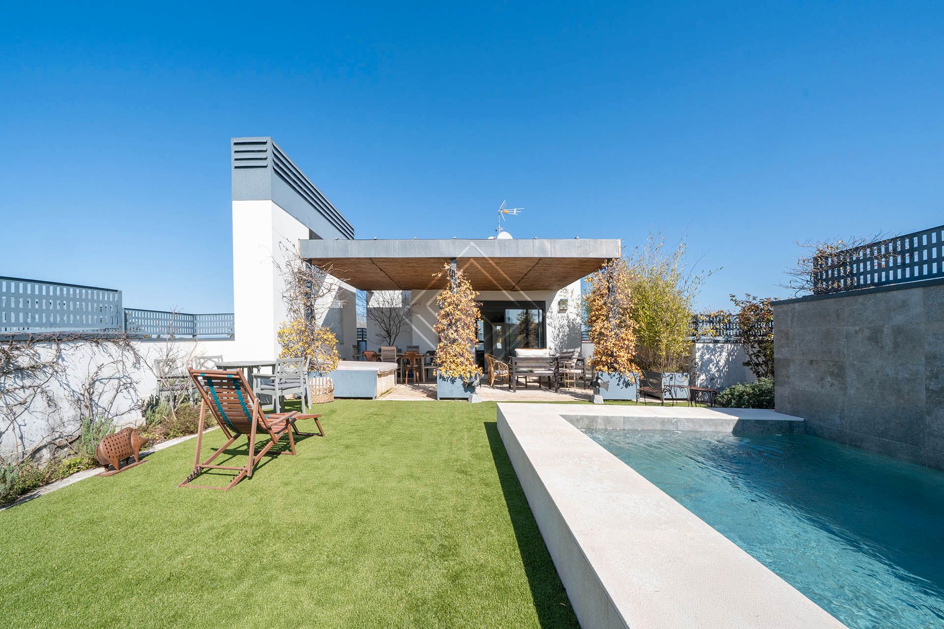 Terraza de Ático de alquiler en  Madrid Capital con Aire acondicionado, Calefacción y Terraza