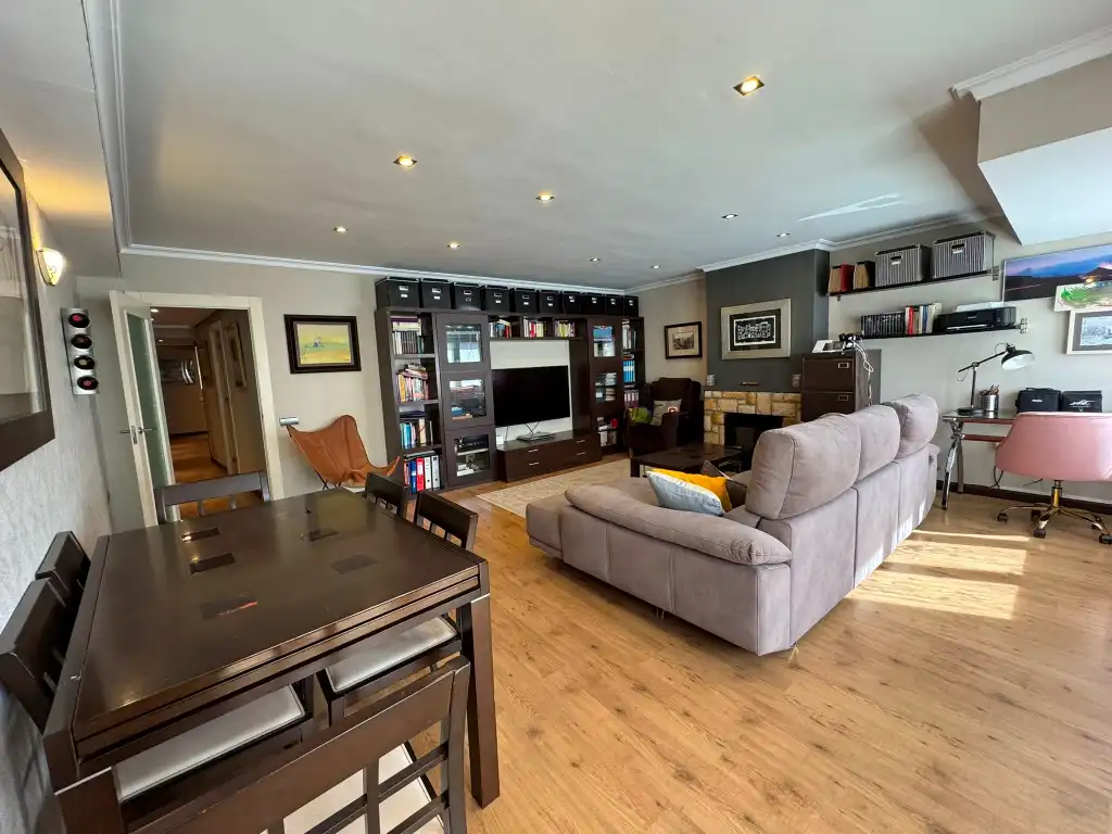 Sala de estar de Piso en venta en Gijón  con Calefacción, Parquet y Horno