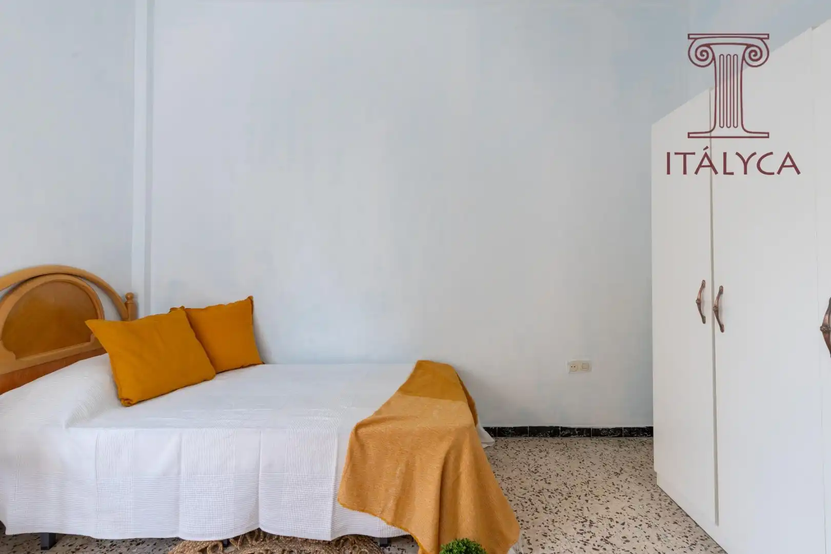Bedroom of Flat for sale in Sevilla  with Air Conditioner and Terrace