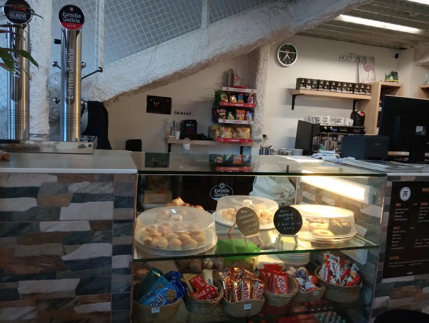 Local de alquiler en Centelles con Amueblado
