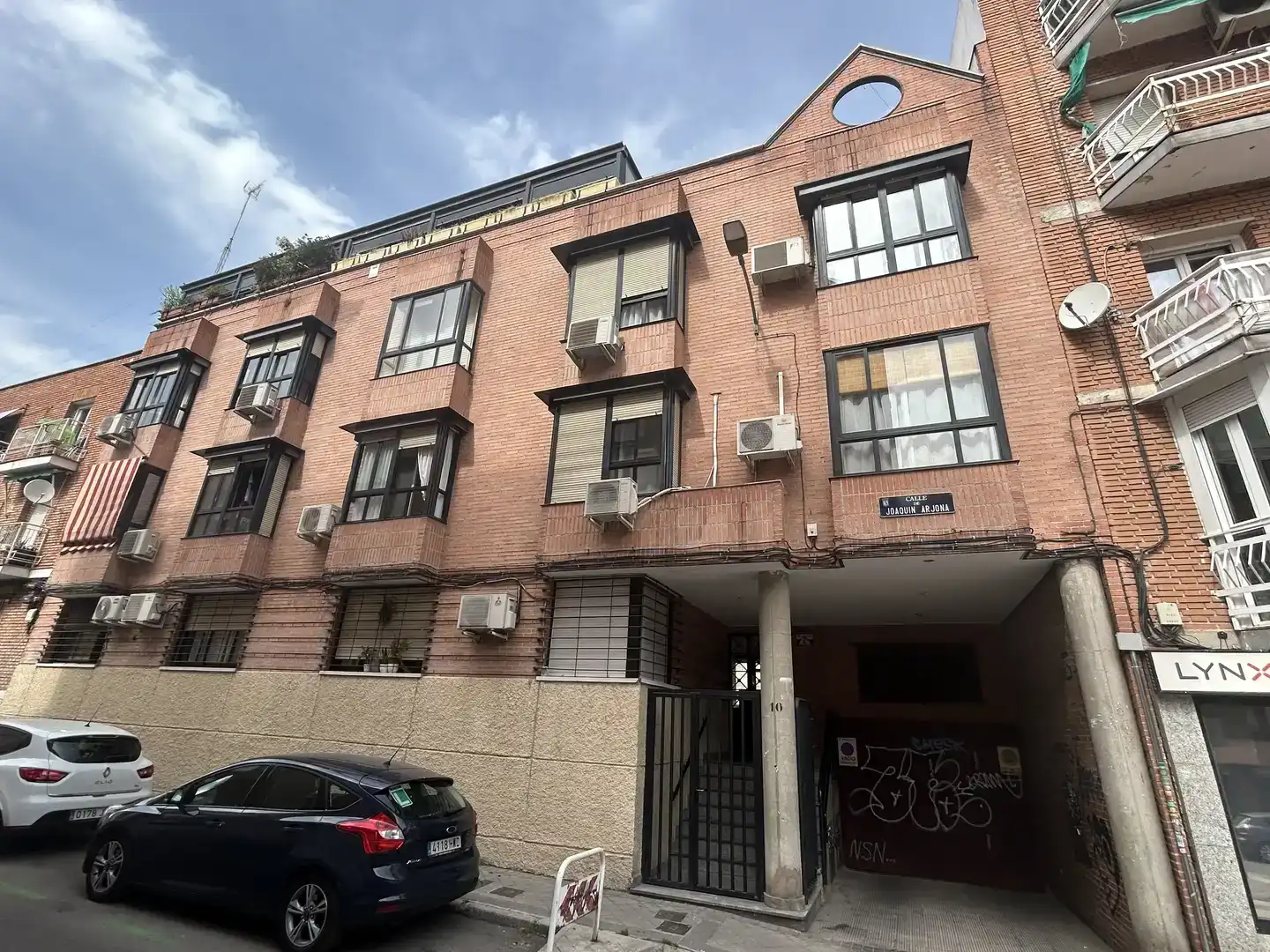 Vista exterior de Estudi en venda en Madrid amb Aire condicionat, Parquet i Piscina