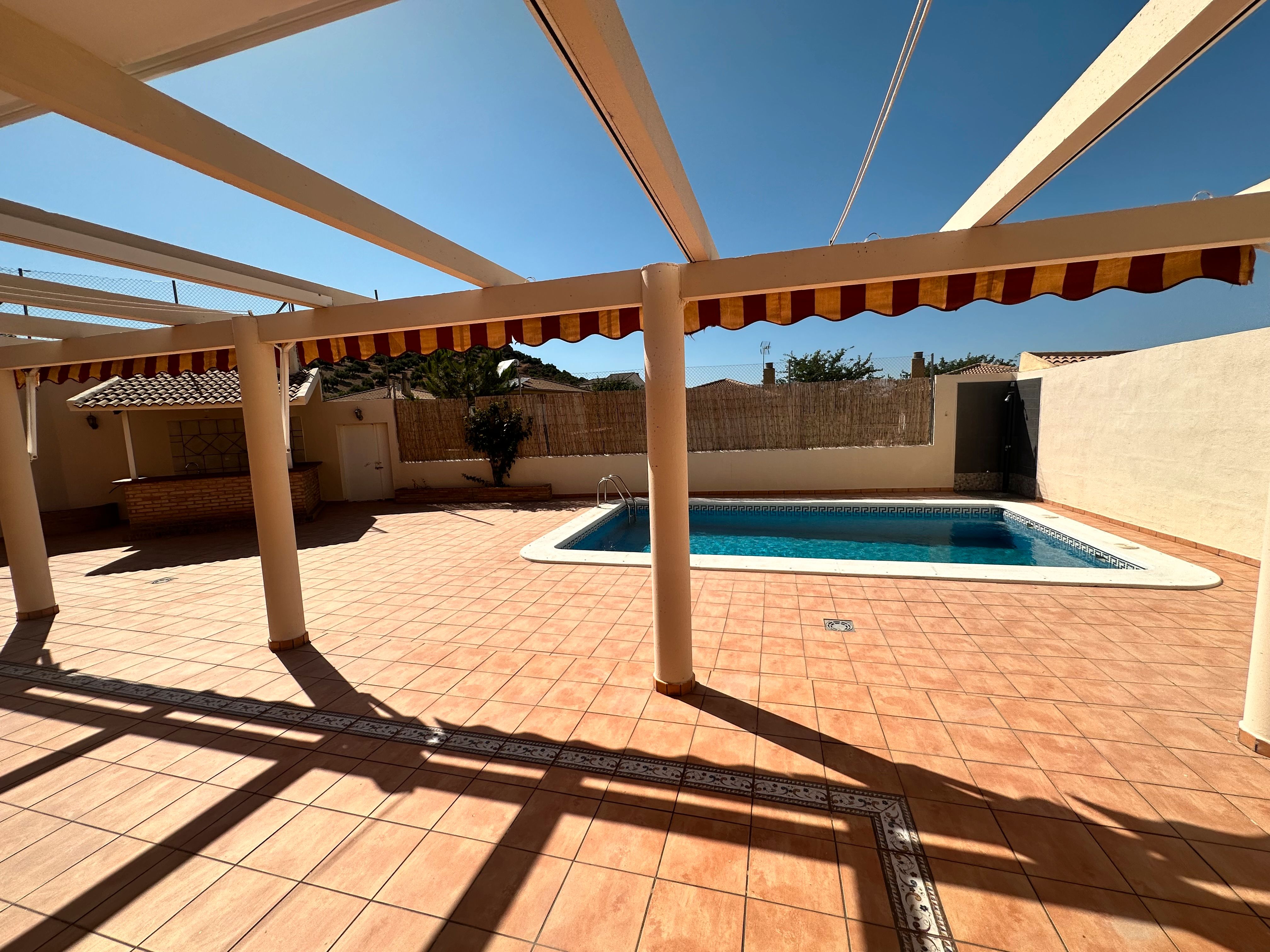 Piscina de Casa o xalet en venda en La Guardia de Jaén amb Aire condicionat, Calefacció i Terrassa