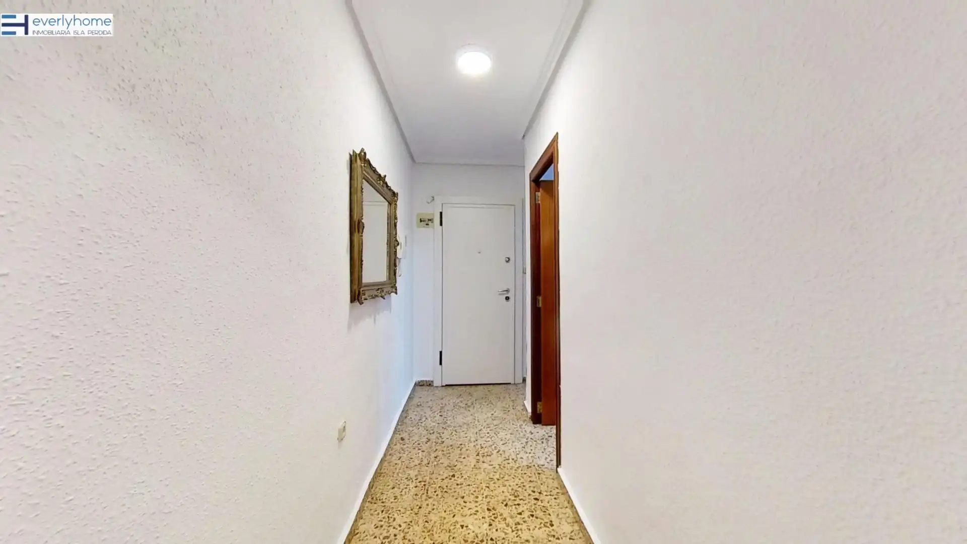Flat for sale in Valencia  with Furnished and Balcony