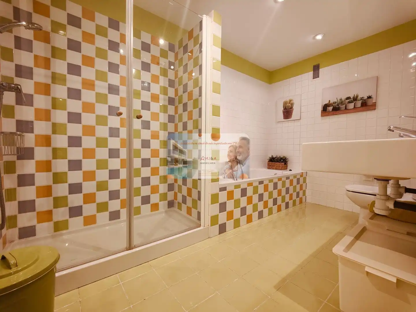 Baño de Dúplex de alquiler en Castellón de la Plana / Castelló de la Plana con Aire acondicionado, Calefacción y Parquet