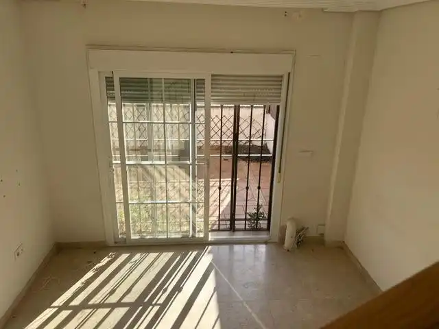 Dormitori de Casa adosada en venda en Córdoba amb Aire condicionat, Terrassa i Traster