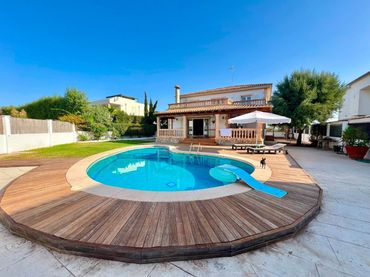 Casa con piscina in affitto a LLAGOSTA 3