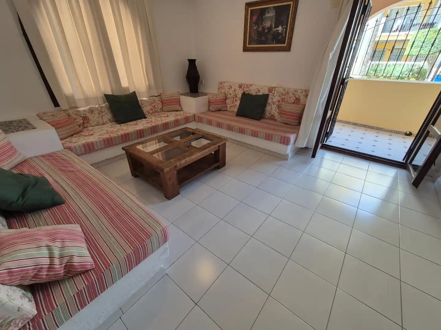 Living room of Ground floor for rent in Torrevieja  with Air Conditioner, Terrace and Furnished