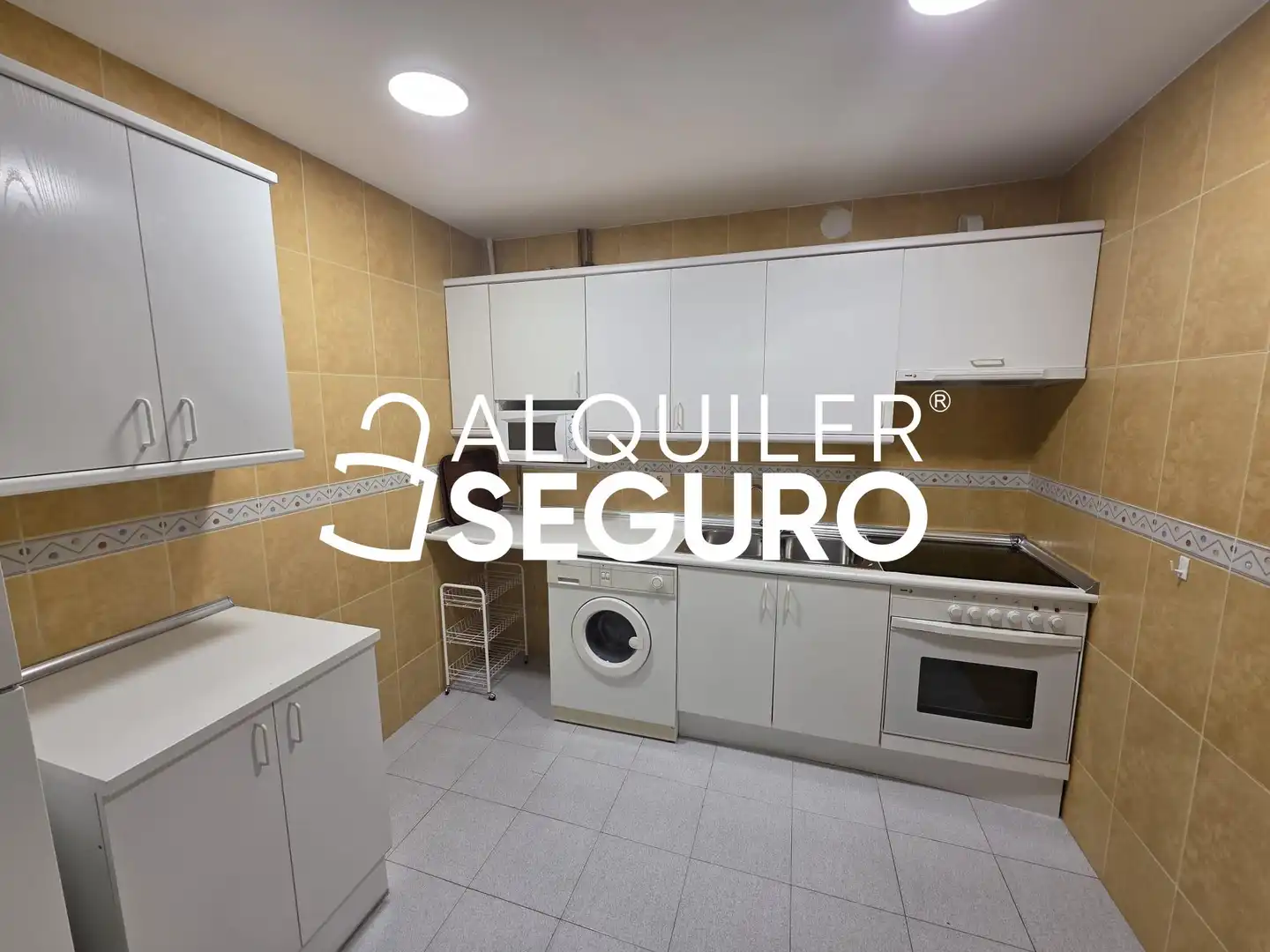 Cuina de Pis de lloguer en Burgos amb Calefacció, Terrassa i Moblat