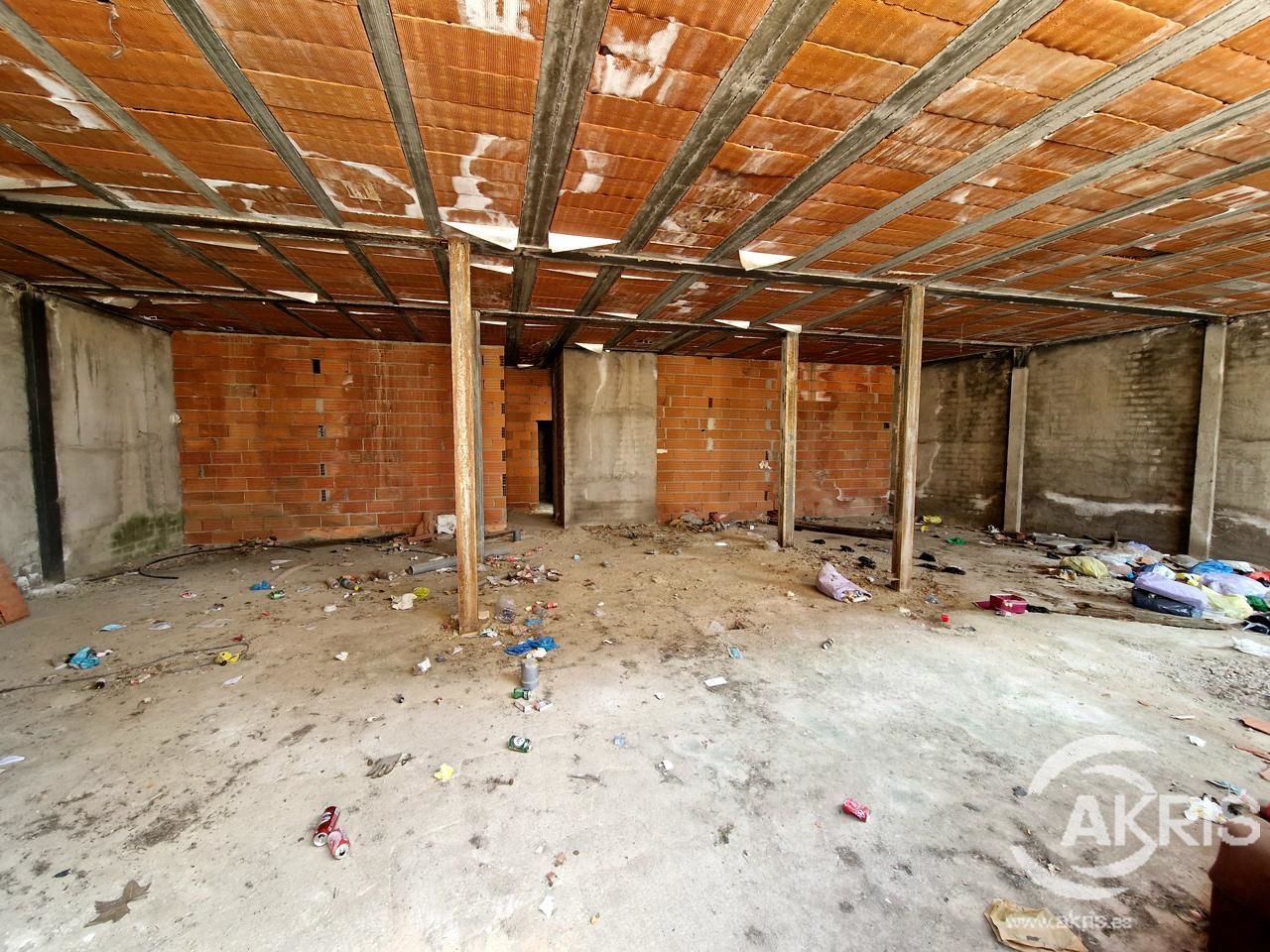 Building for sale in  Toledo Capital