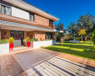 Garden of House or chalet for sale in Pozuelo de Alarcón  with Air Conditioner, Terrace and Swimming Pool