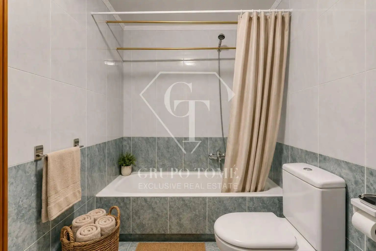 Bathroom of Ground floor for sale in Aiete
