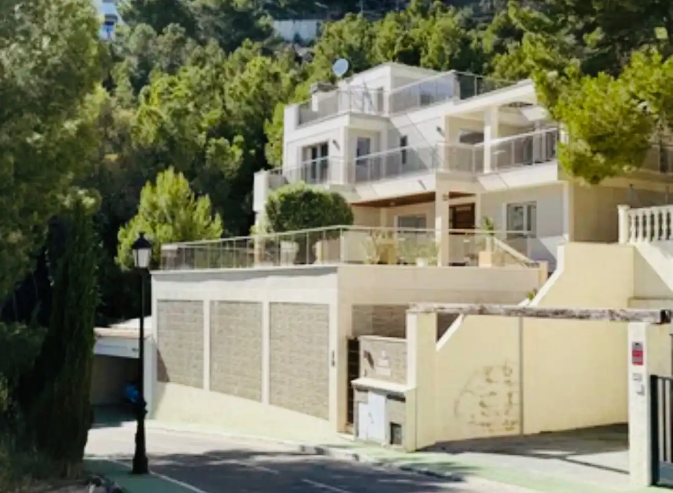 Villa con terrazza in vendita a Canuta