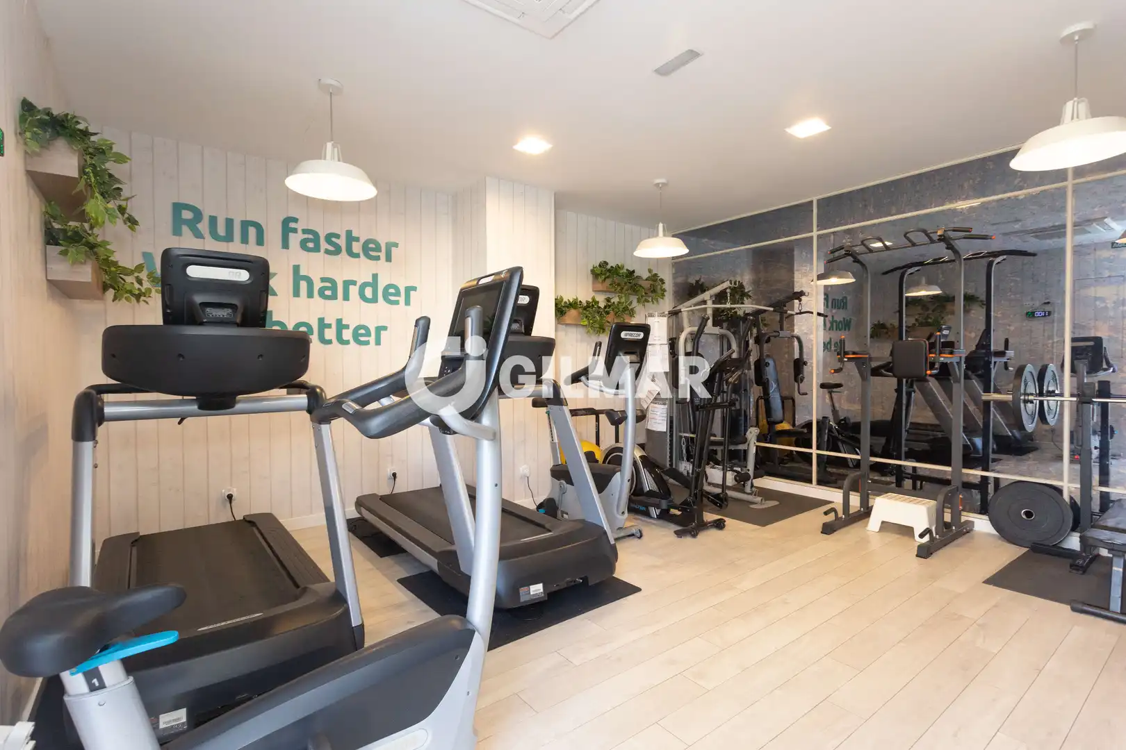 Piso en venta en Madrid con Calefacción, Trastero y Piscina