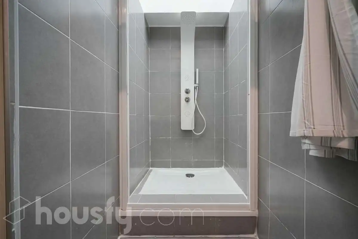 Baño de Ático en venta en Madrid con Terraza, Trastero y Piscina comunitaria