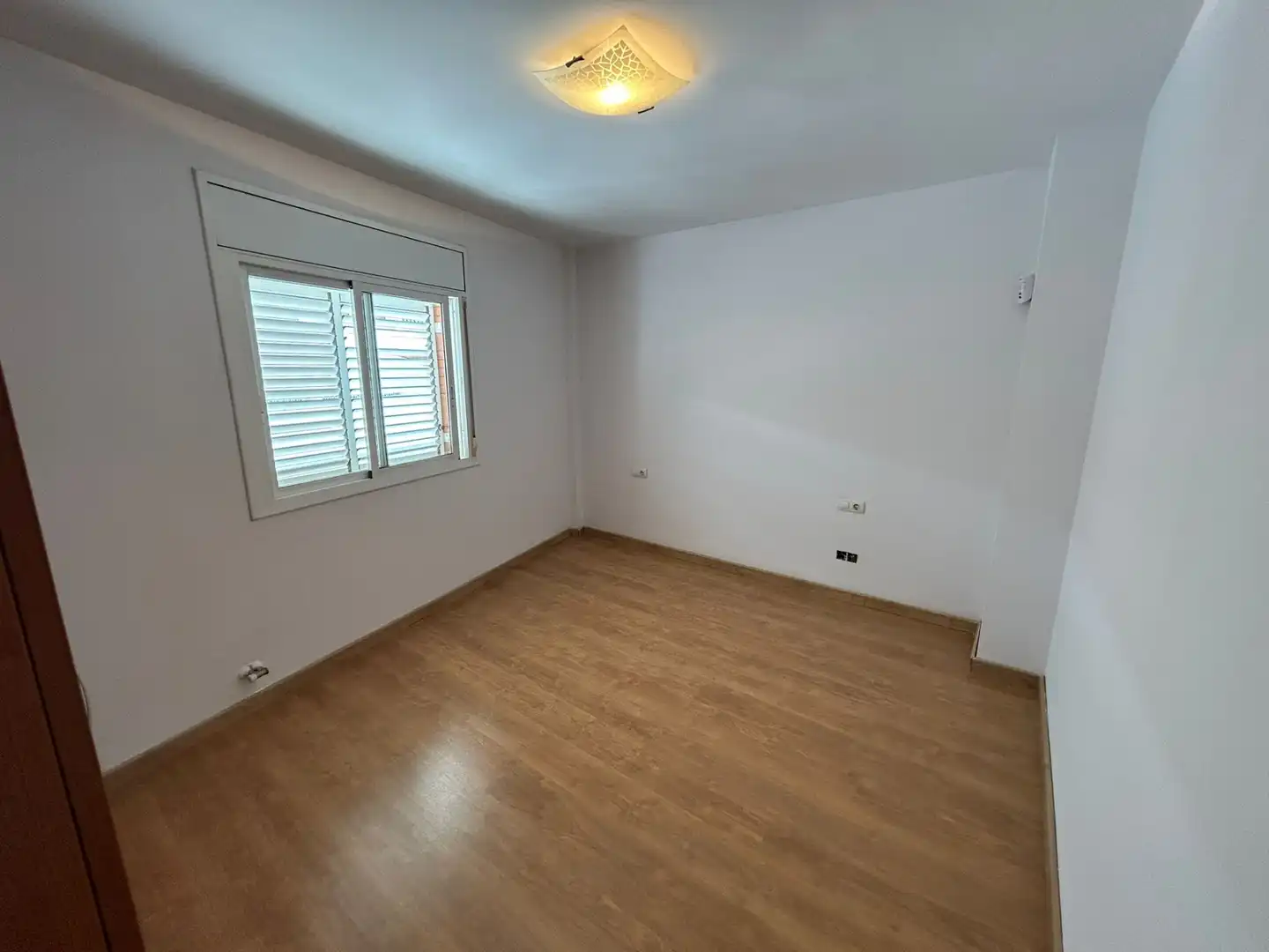 Wohnung zum Verkauf in Piera mit Heizung, Ofen und Alarm