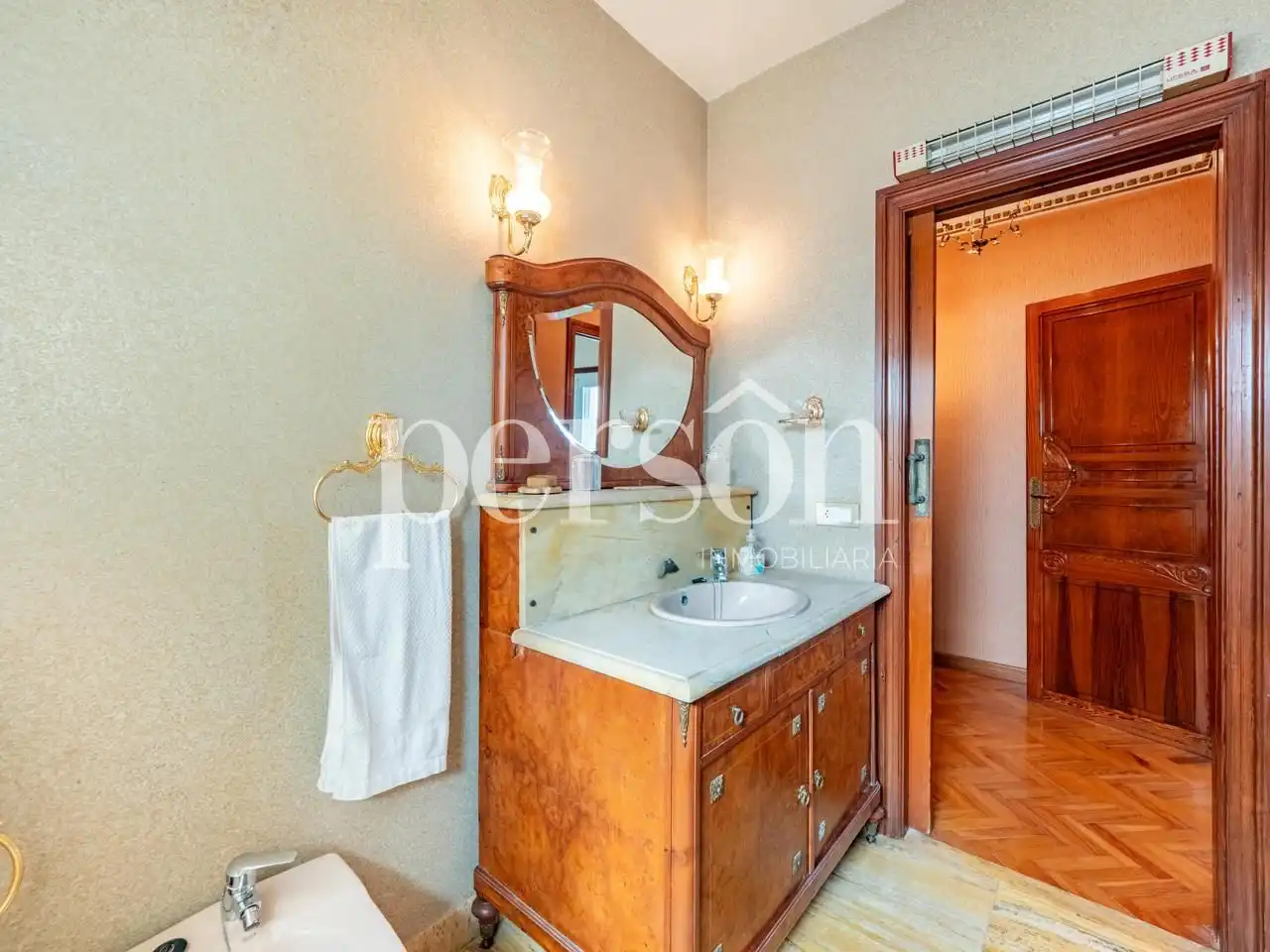 Bany de Casa o xalet en venda en Castellón de la Plana / Castelló de la Plana amb Aire condicionat, Calefacció i Jardí privat