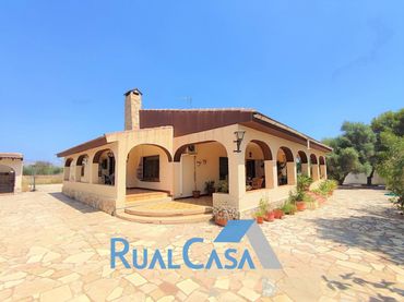 Xalet amb piscina en venda a Los Girasoles