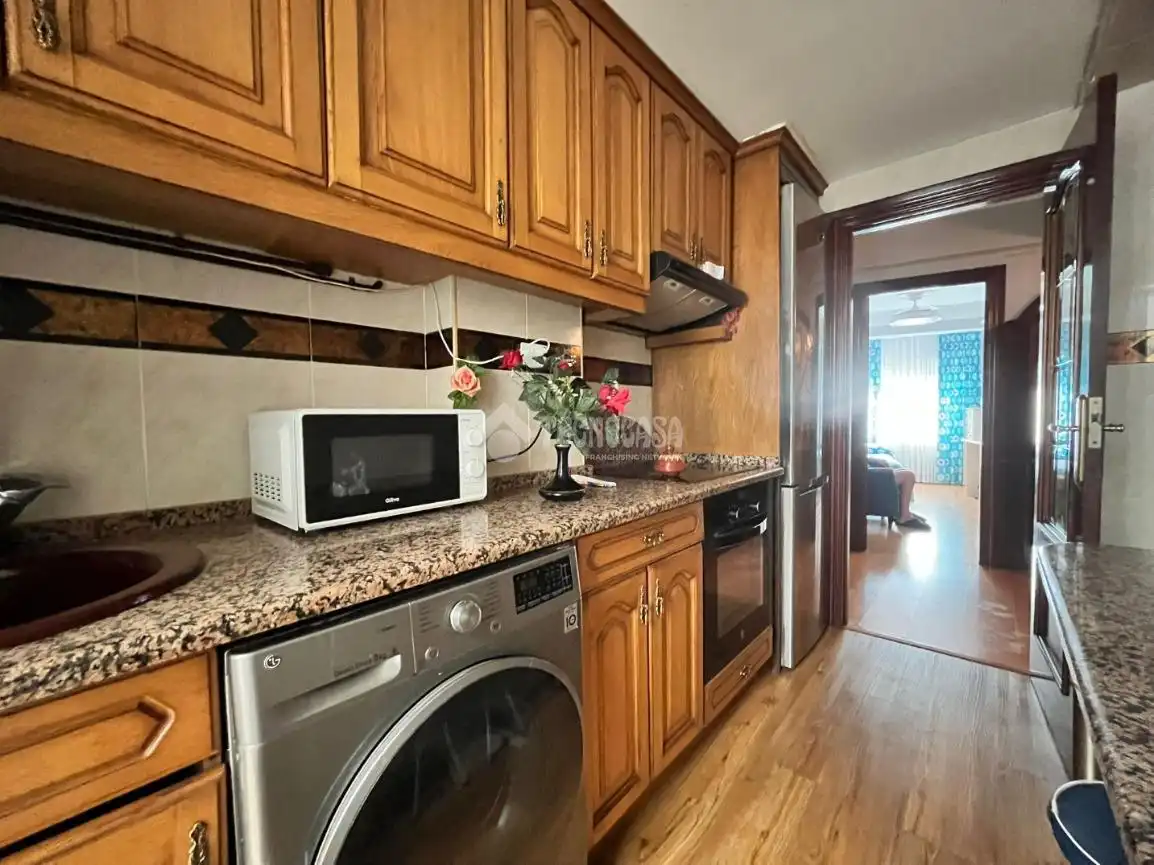 Kitchen of Flat for sale in Zaragoza  with Storage room