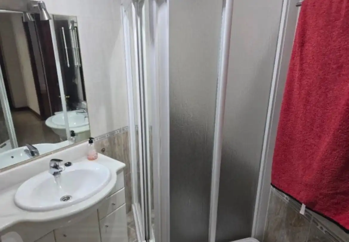 Bathroom of Flat for rent in Vigo   with Furnished
