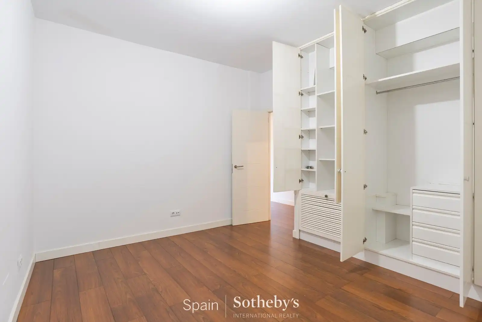 Schlafzimmer von Wohnungen zur Miete in Madrid mit Klimaanlage, Heizung und Haustiere erlaubt