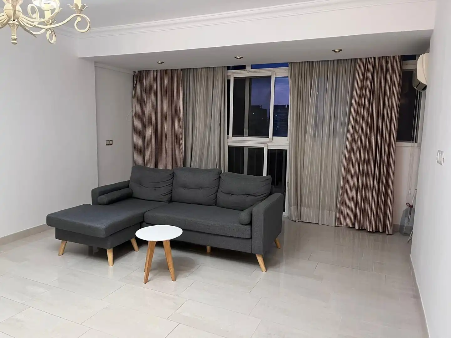Apartamento de alquiler en Parque Ayala - Jardín de la Abadía - Huelín
