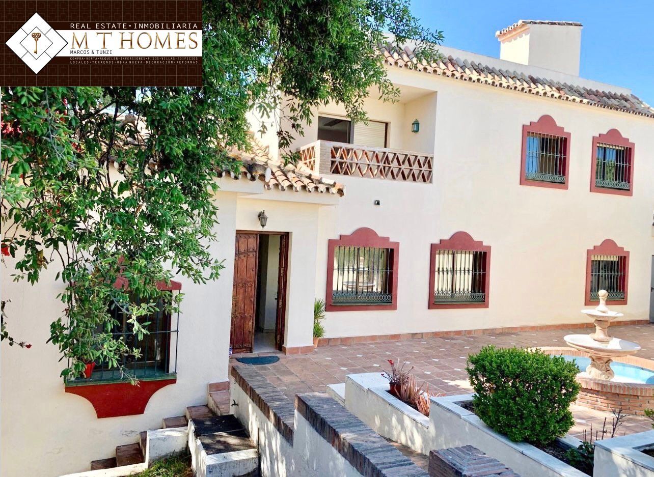 Vista exterior de Casa o xalet de lloguer en Marbella amb Traster i Jacuzzi