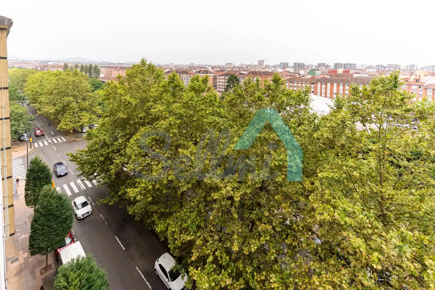 Vista exterior de Pis de lloguer en Gijón  amb Calefacció, Moblat i Internet